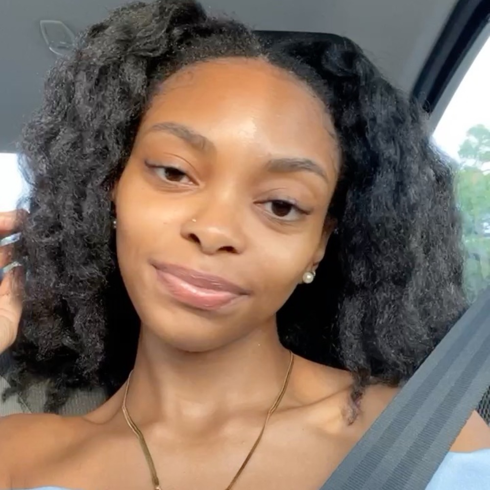 Meet your Posher, Mikala